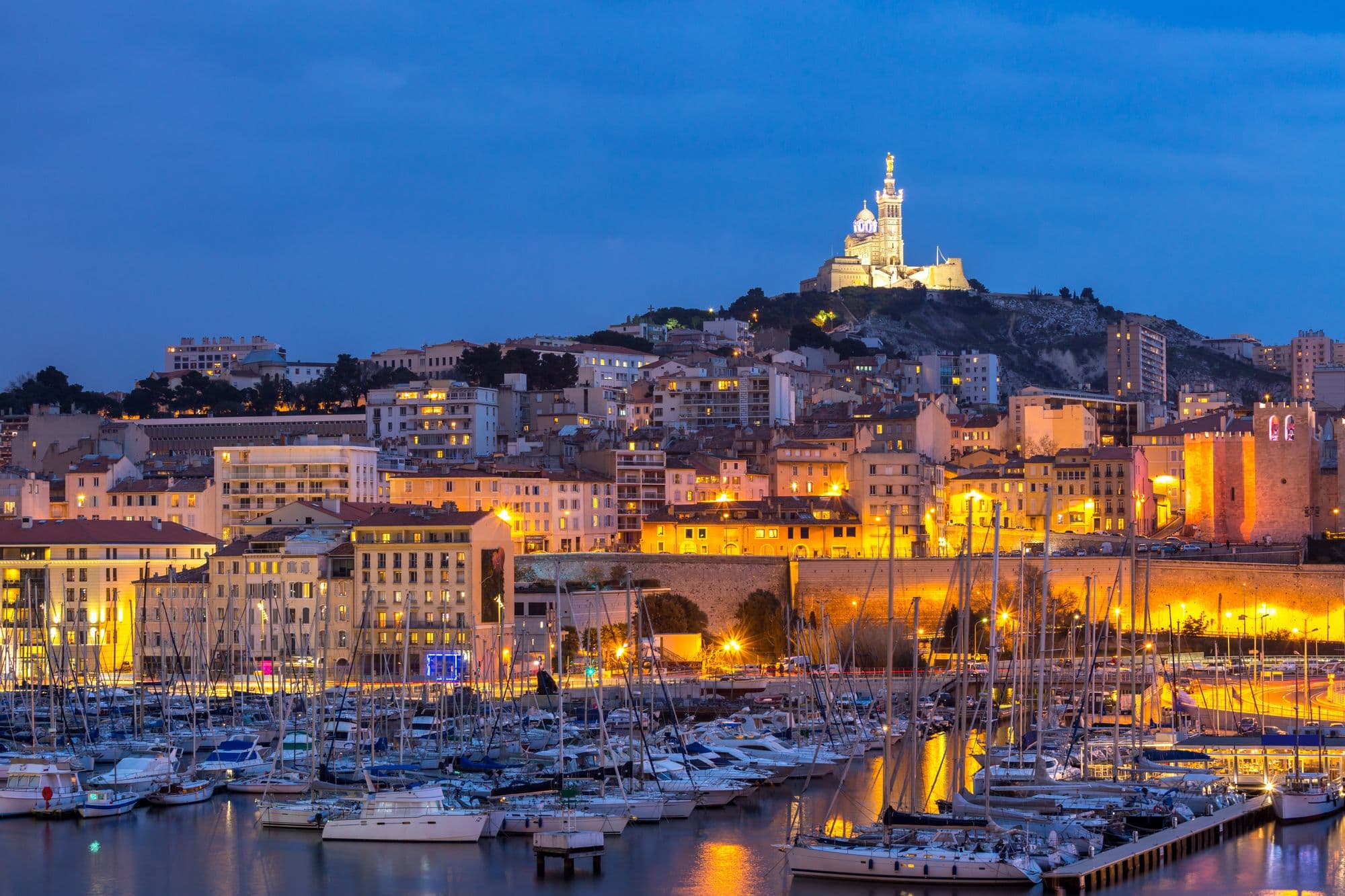 A Perfect Weekend in Marseille by Train: Coastline, Culture & Mediterranean Food