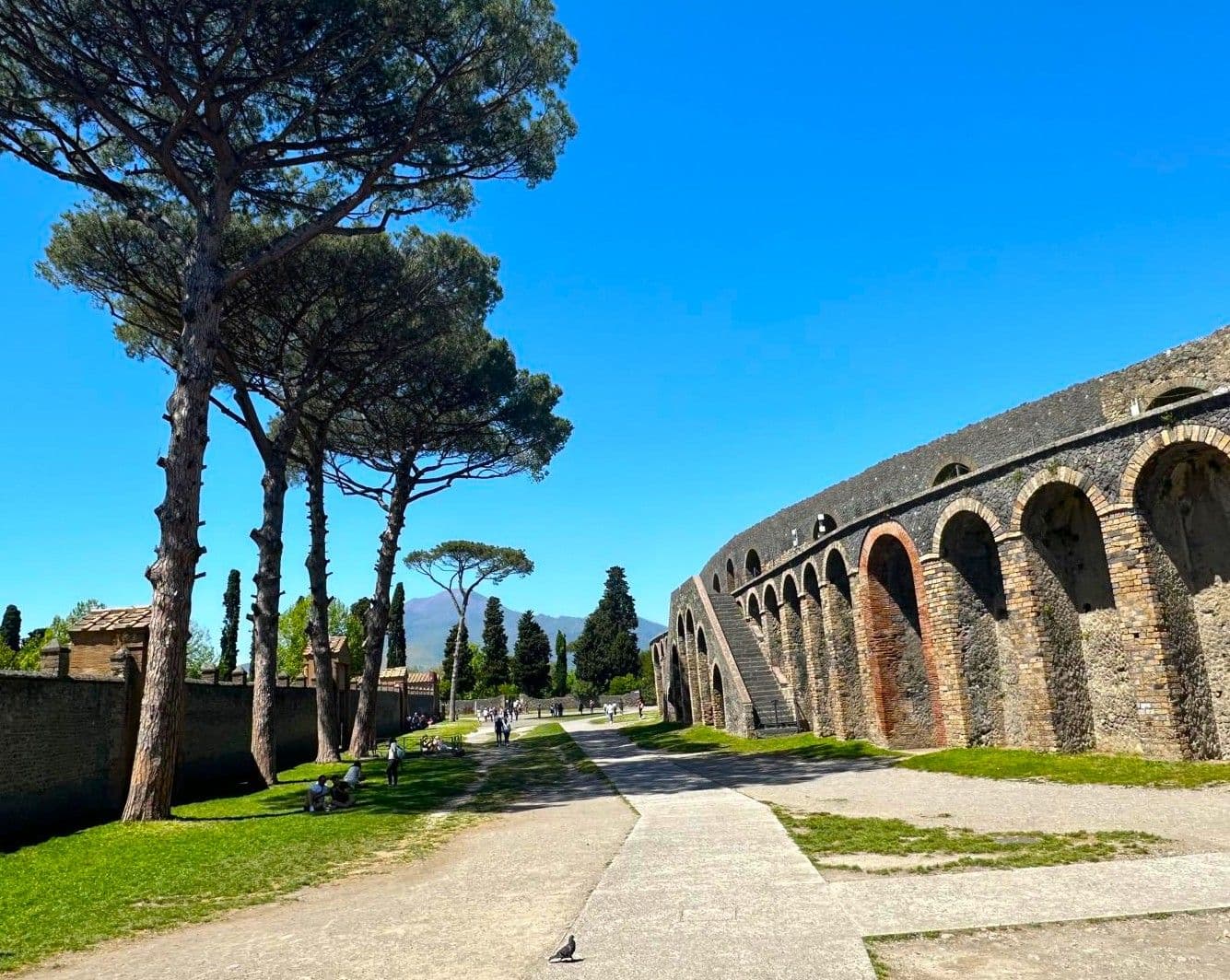 Roman Ruins by Train from Naples: Pompeii, Herculaneum & Beyond